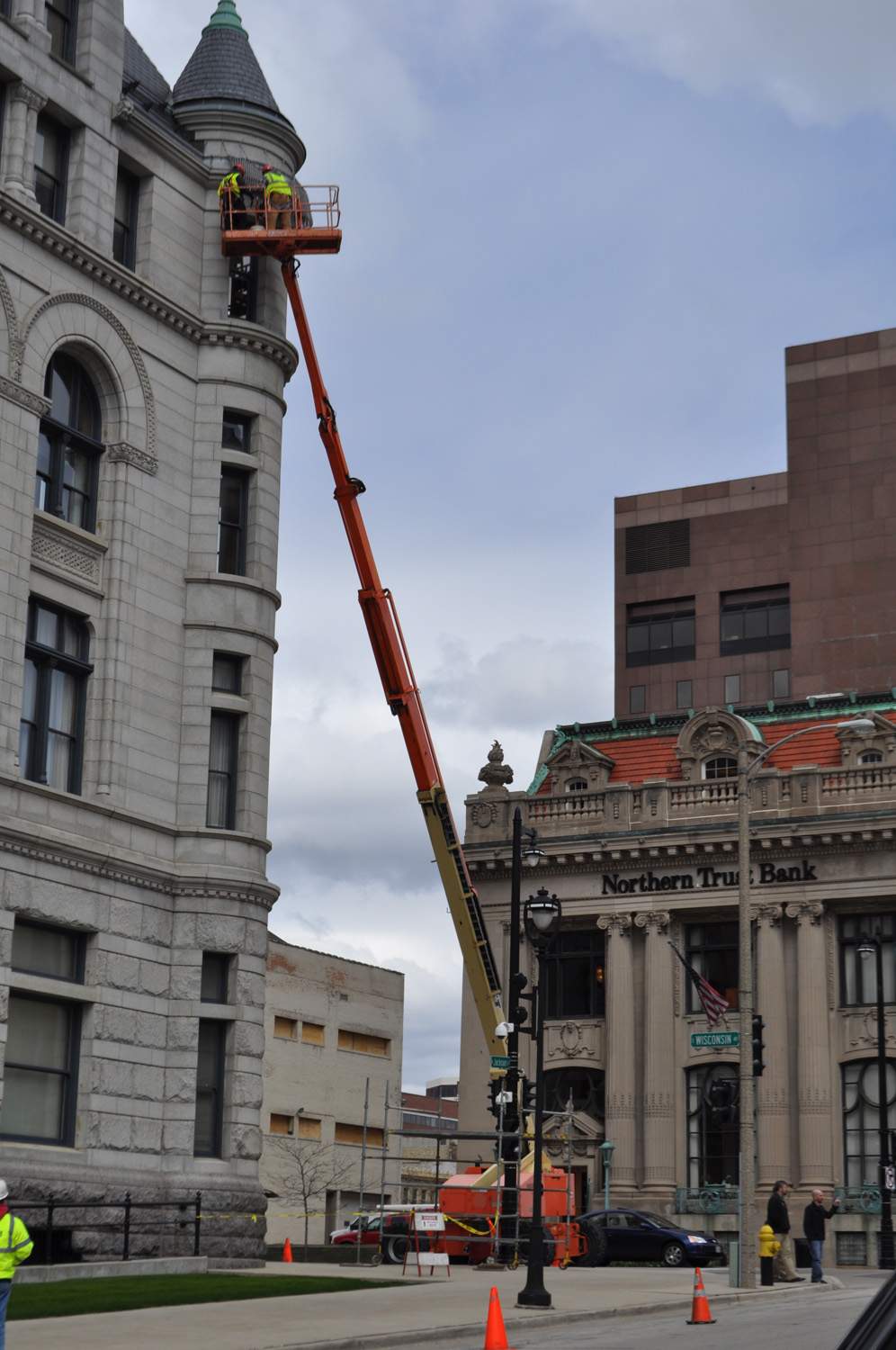 Milwaukee Federal Building & U.S. Courthouse masonry restoration
